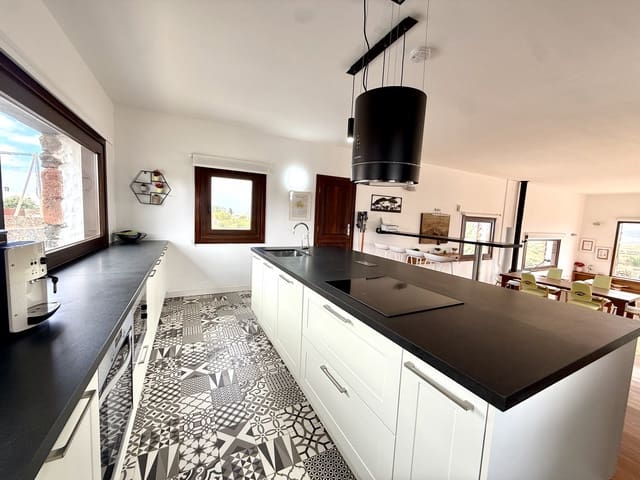 3 soverom Villa til salgs i Villaverde, La Oliva med svømmebasseng - € 895 000 (Ref: 9937045)