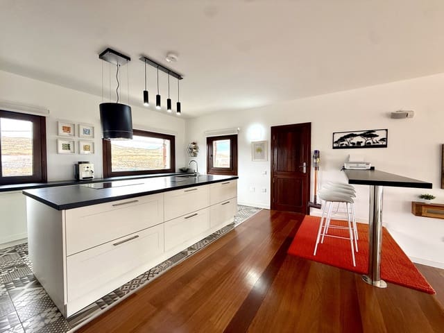 3 soverom Villa til salgs i Villaverde, La Oliva med svømmebasseng - € 895 000 (Ref: 9937045)