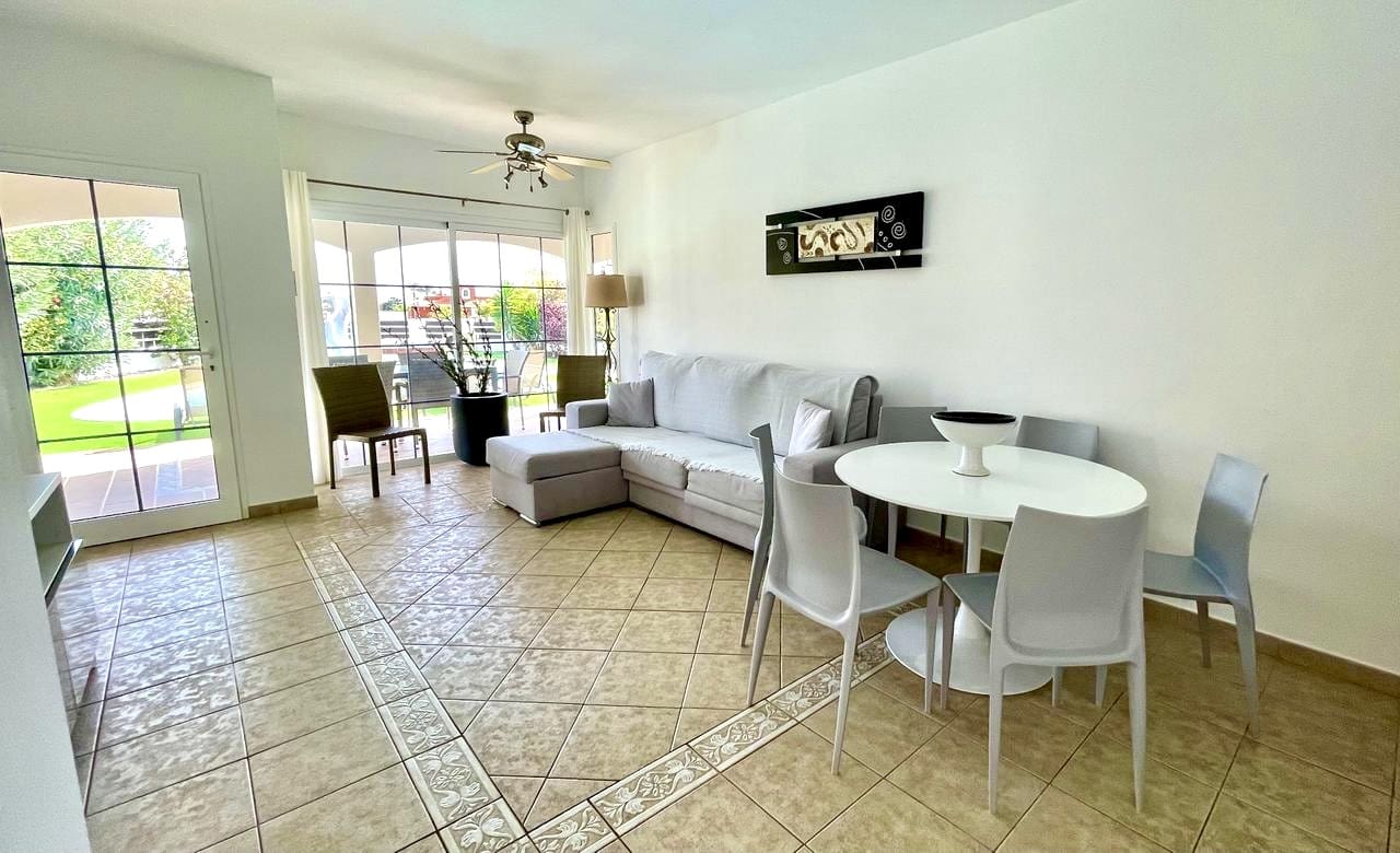 Chalet de 3 habitaciones en Caleta de Fuste en venta con piscina - 515.000 € (Ref: 9938781)