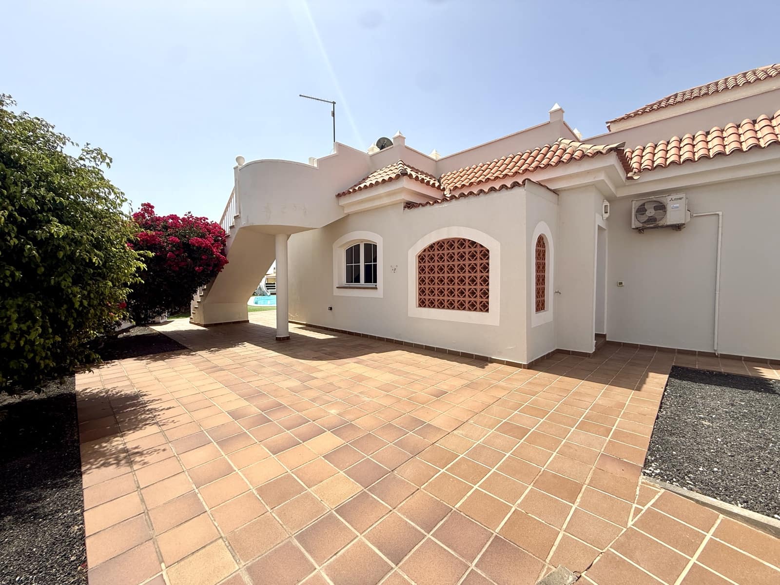 Chalet de 3 habitaciones en Caleta de Fuste en venta con piscina - 515.000 € (Ref: 9938781)