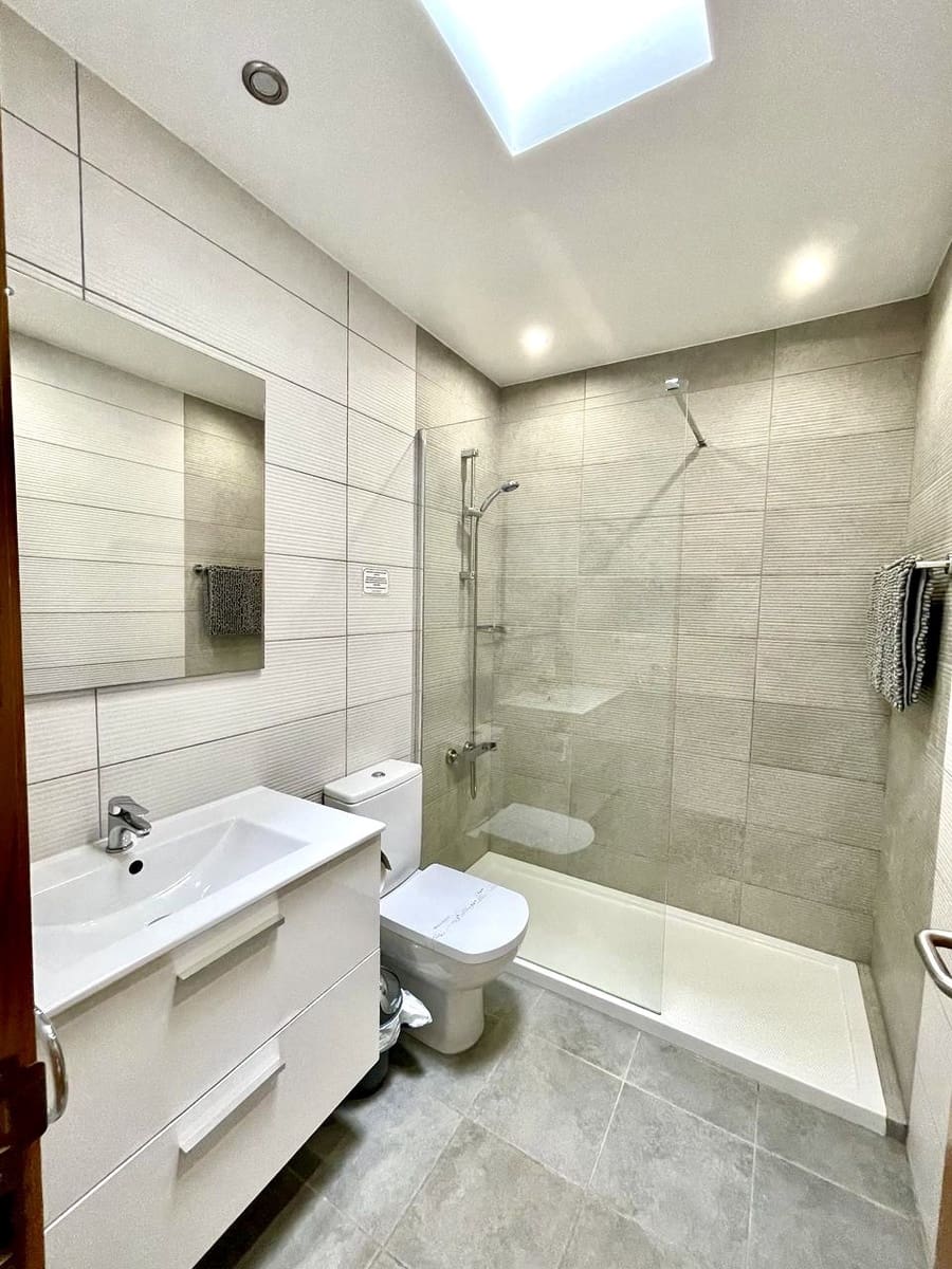 3 bedroom Villa for sale in Caleta de Fuste with pool - € 515,000 (Ref: 9938781)
