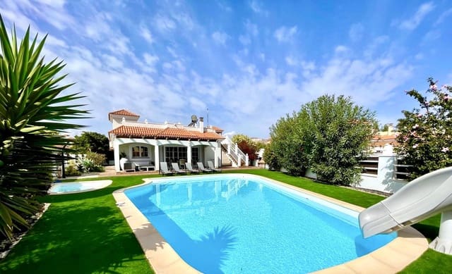 3 quarto Moradia para venda em Caleta de Fuste, Antigua com piscina - 515 000 € (Ref: 9938781)
