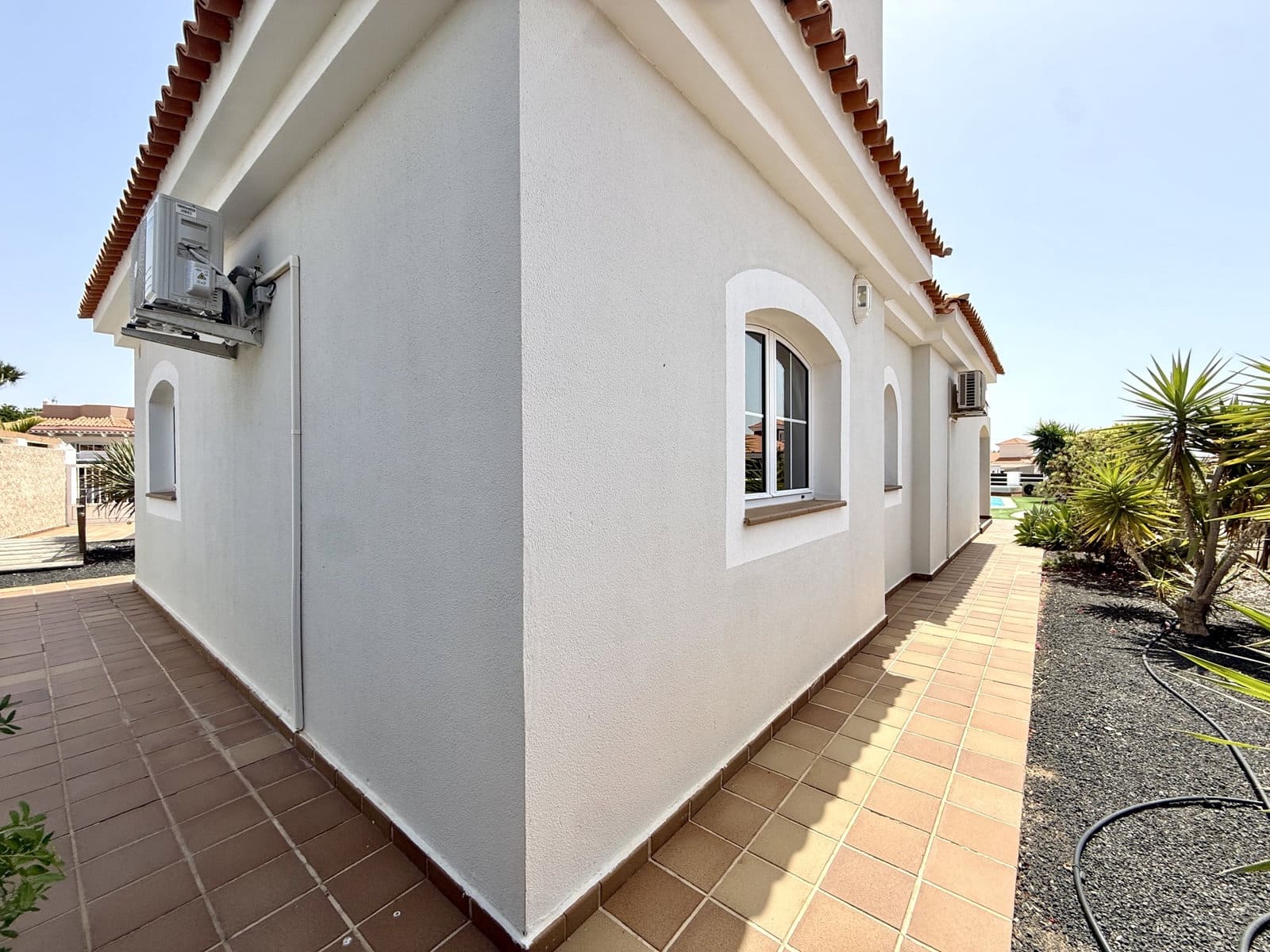 3 bedroom Villa for sale in Caleta de Fuste with pool - € 515,000 (Ref: 9938781)