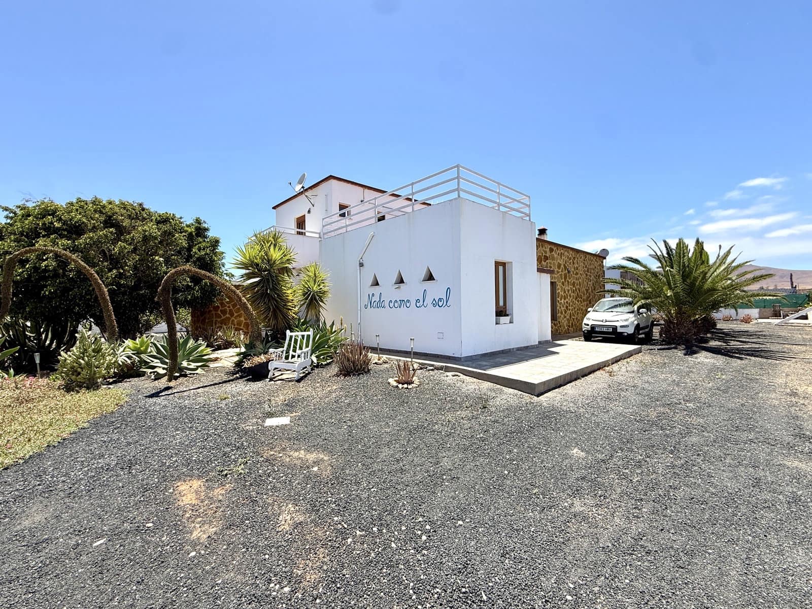 4 bedroom Villa for sale in Antigua - € 495,000 (Ref: 9956373)