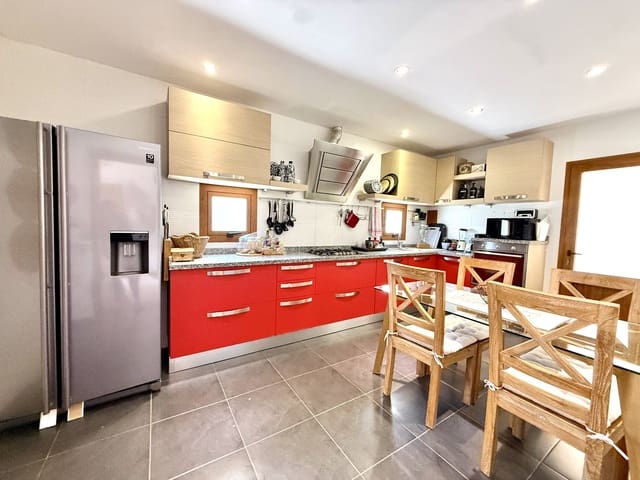 4 chambre Villa/Maison à vendre à Antigua - 495 000 € (Ref: 9956373)