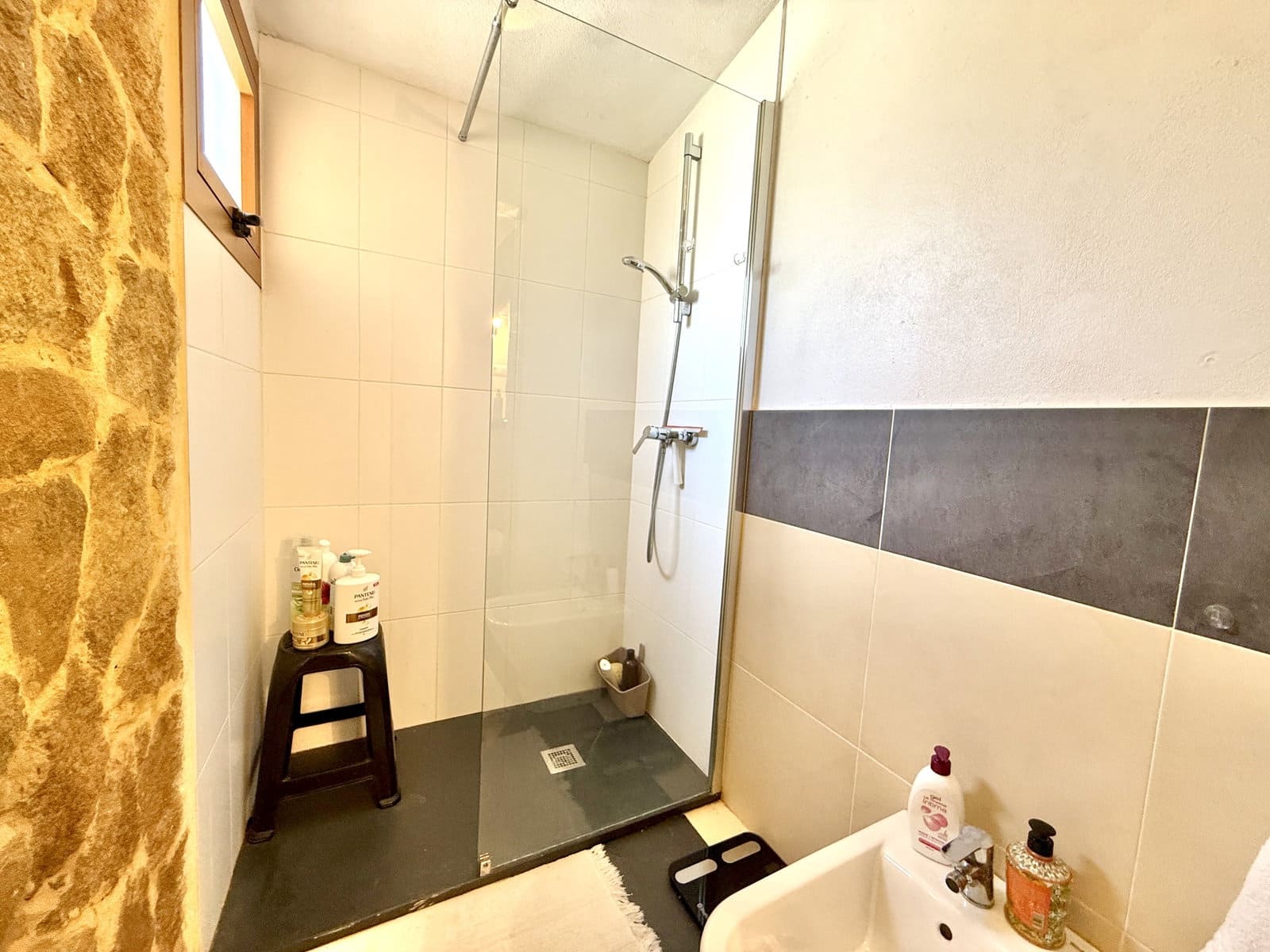 4 bedroom Villa for sale in Antigua - € 495,000 (Ref: 9956373)