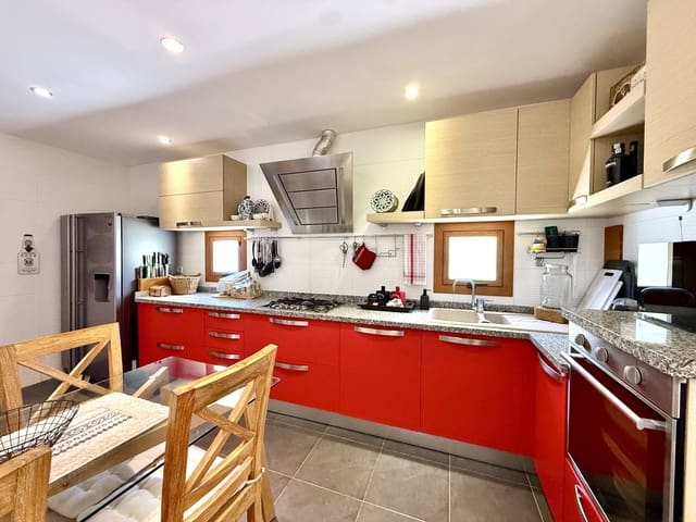 4 chambre Villa/Maison à vendre à Antigua - 495 000 € (Ref: 9956373)