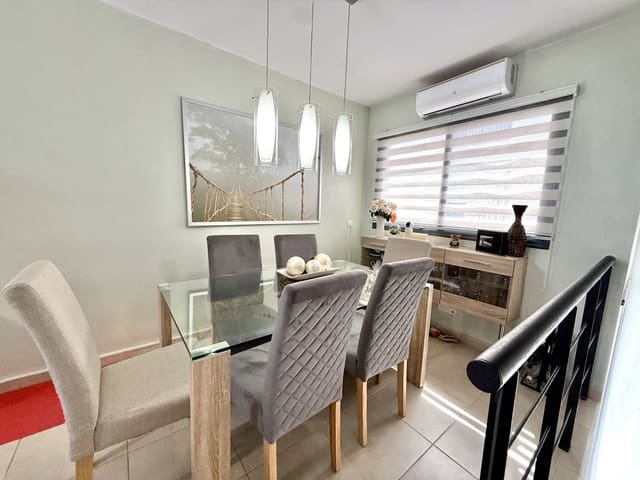 3 sovrum Lägenhet till salu i Caleta de Fuste, Antigua med pool garage - 310 000 € (Ref: 9978046)
