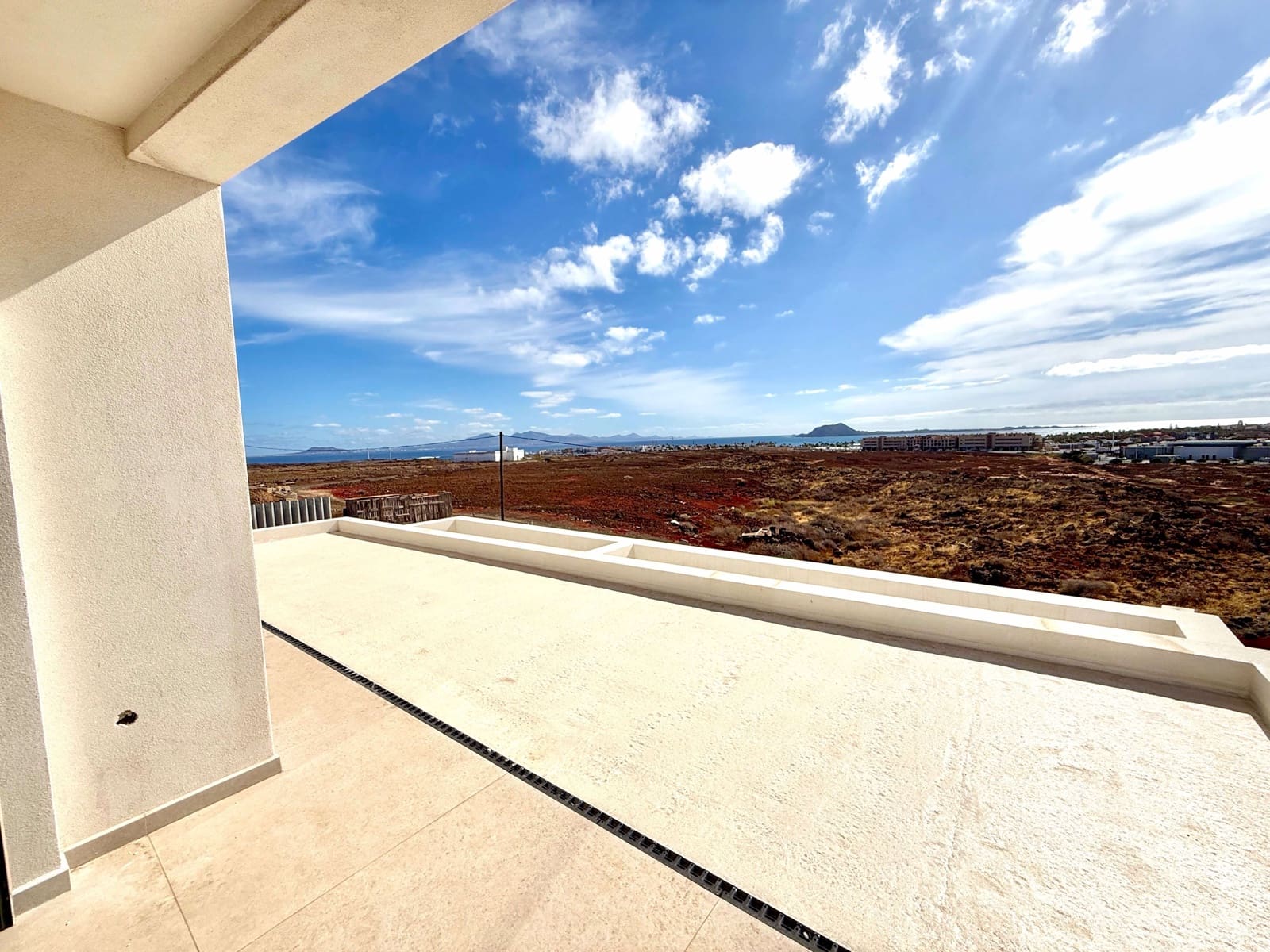 3 Zimmer Villa zu verkaufen in Corralejo mit Pool Garage - 1.200.000 € (Ref: 9991905)