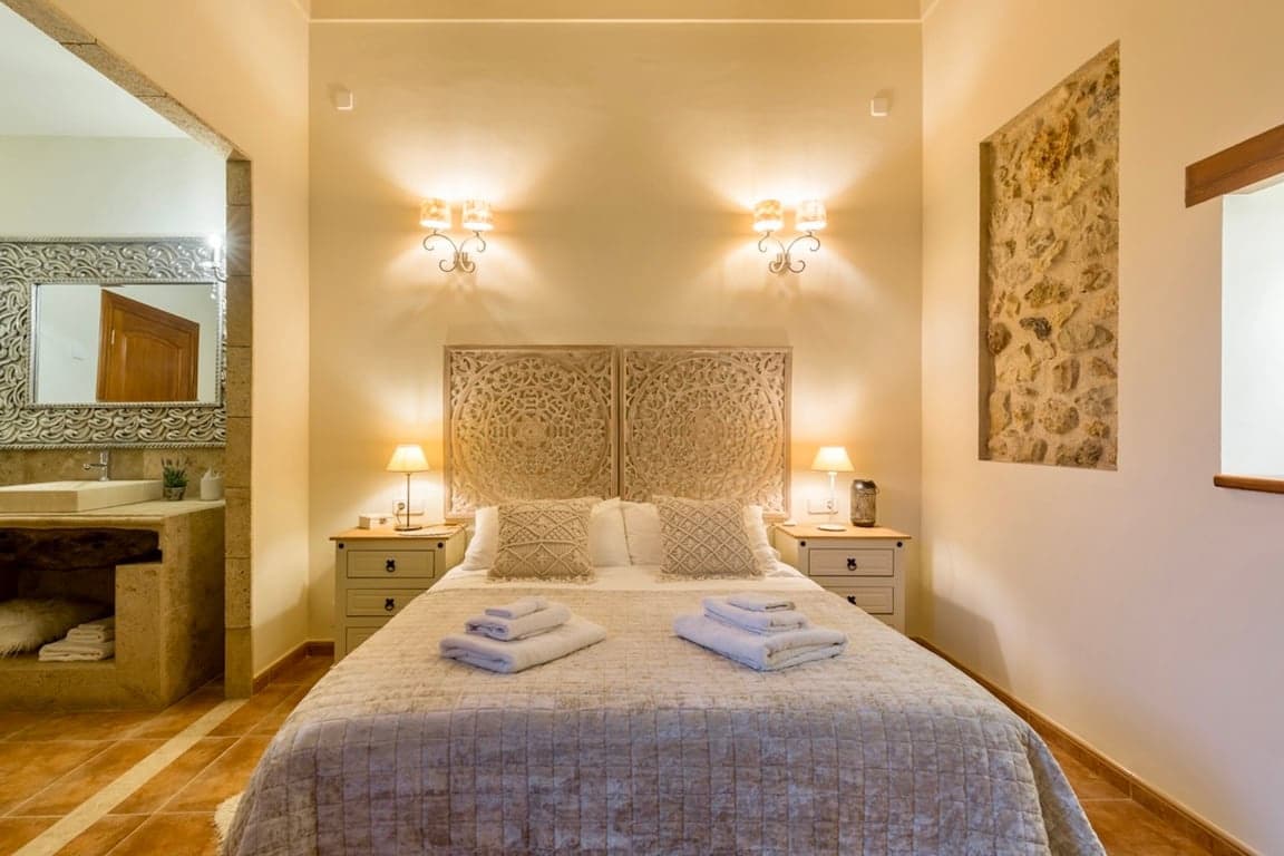 8 bedroom Hotel for sale in Jalon / Xalo with pool - € 1,500,000 (Ref: 10118146)
