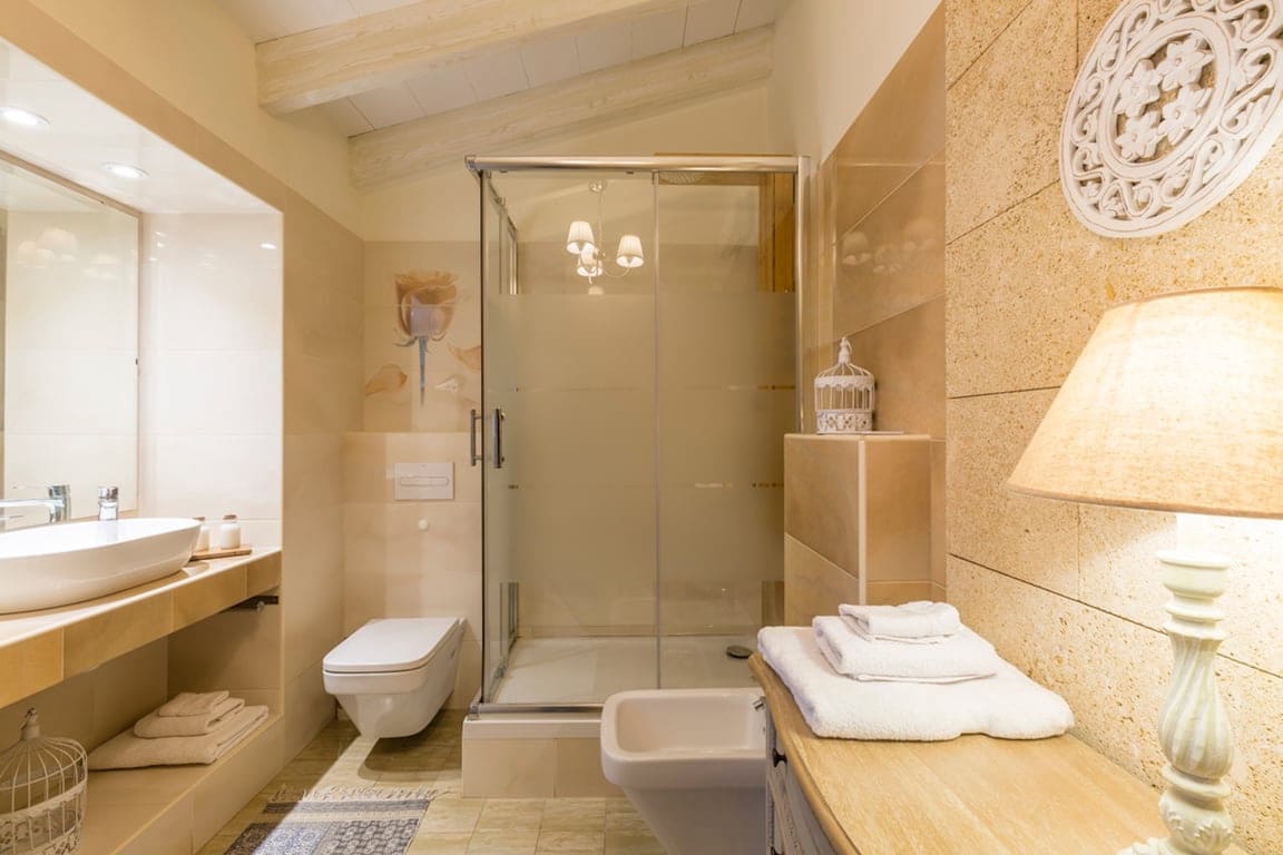 8 bedroom Hotel for sale in Jalon / Xalo with pool - € 1,500,000 (Ref: 10118146)