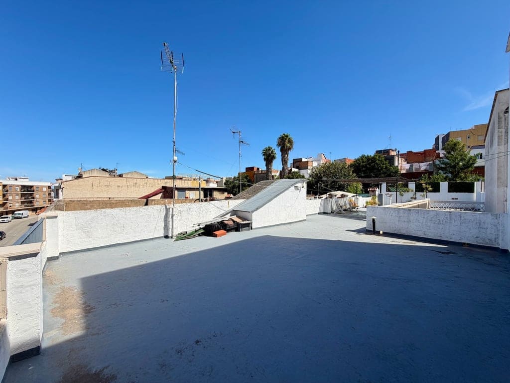 5 quarto Casa em Banda para venda em Pego com garagem - 349 000 € (Ref: 10134895)