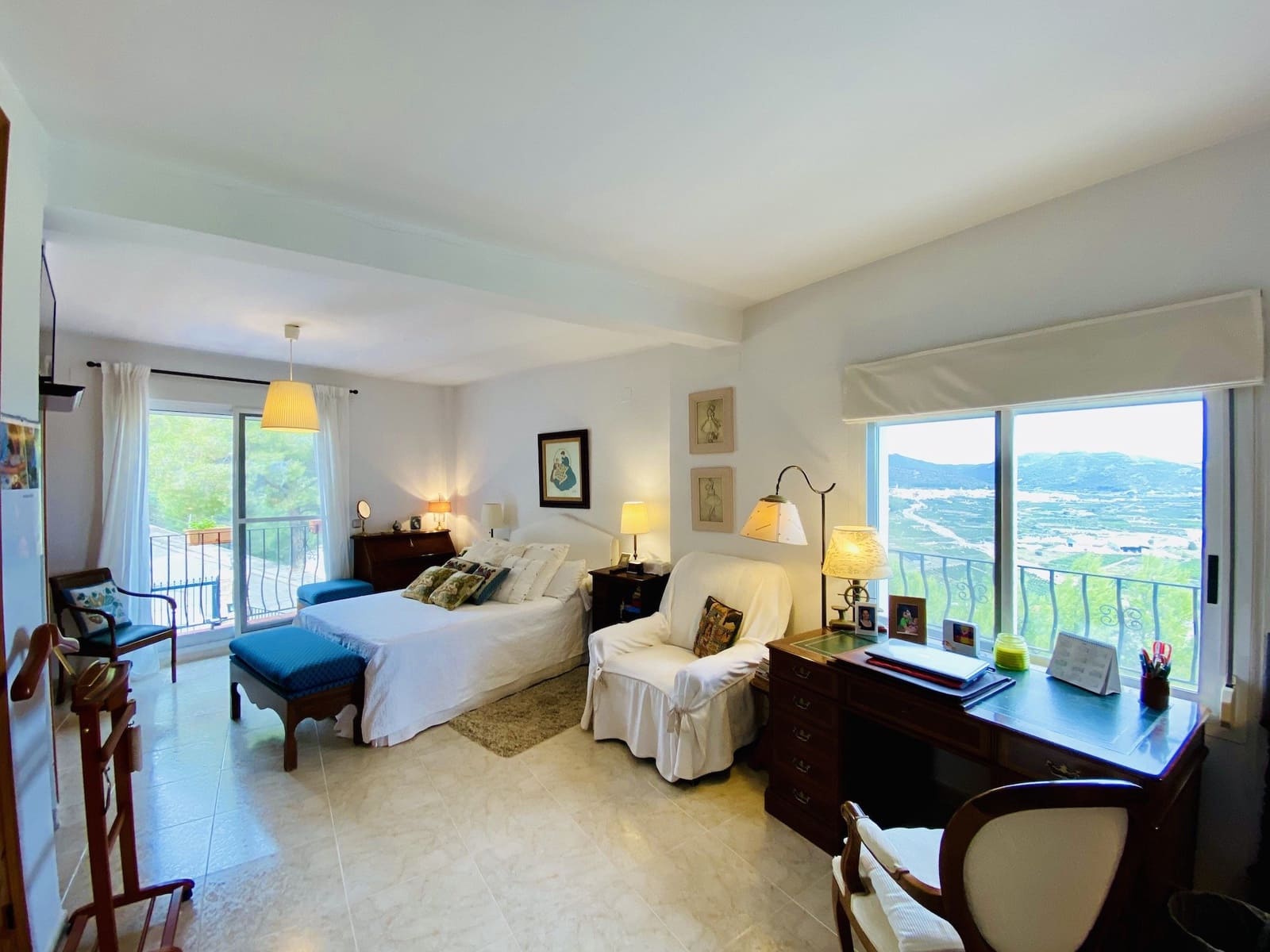 4 soveværelse Villa til salg i Ador med swimmingpool garage - € 535.000 (Ref: 7122381)