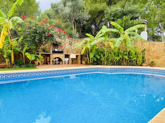 4 bedroom Villa for sale in Ador with pool garage - € 535,000 (Ref: 7122381)