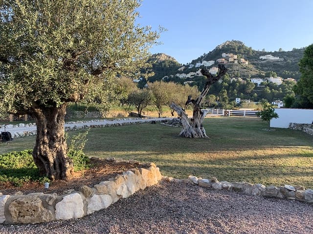 Chalet de 5 habitaciones en La Sella en venta con piscina garaje - 1.855.000 € (Ref: 7432322)