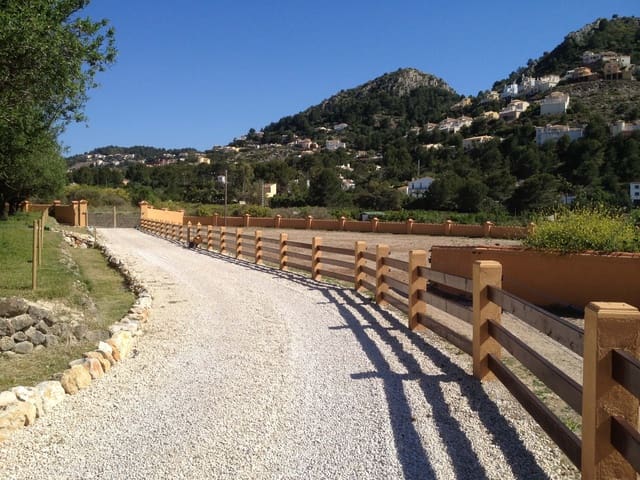 Chalet de 5 habitaciones en La Sella en venta con piscina garaje - 1.855.000 € (Ref: 7432322)