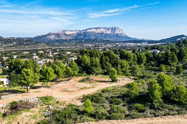 4 bedroom Villa for sale in Pedreguer with pool garage - € 1,375,000 (Ref: 7485189)