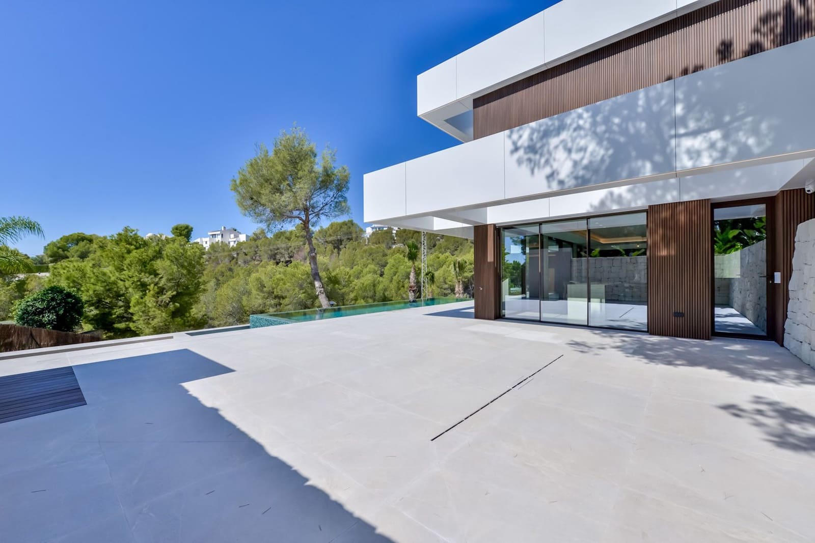 4 bedroom Villa for sale in Altea with garage - € 2,795,000 (Ref: 8413799)