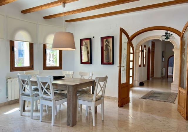 2 slaapkamer Villa te koop in Calpe / Calp met zwembad garage - € 849.000 (Ref: 8418595)