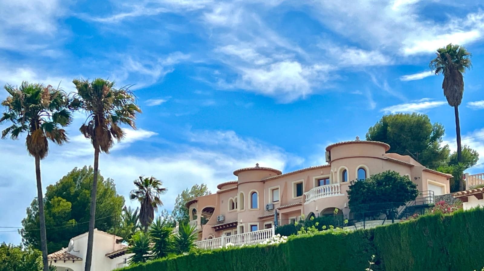 2 soveværelse Villa til salg i Calpe / Calp med swimmingpool garage - € 849.000 (Ref: 8418595)