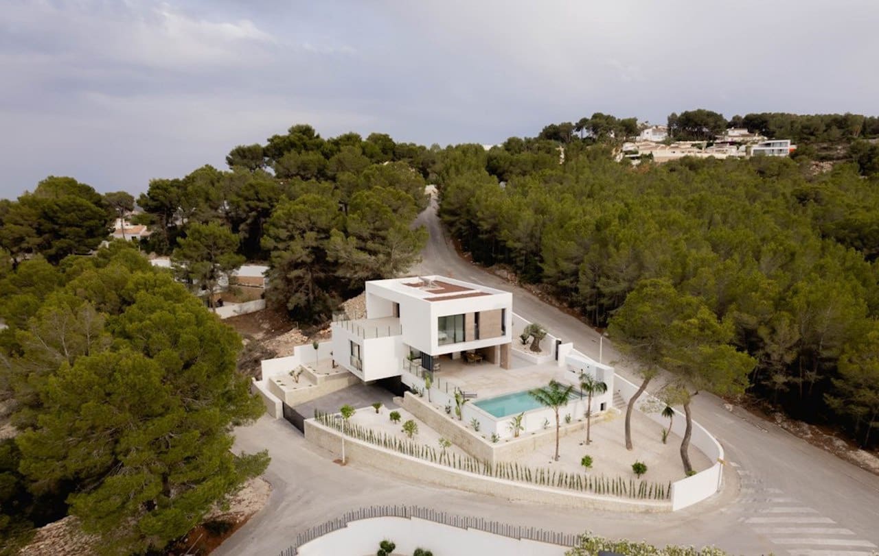4 bedroom Villa for sale in Moraira with pool - € 1,585,000 (Ref: 8744557)