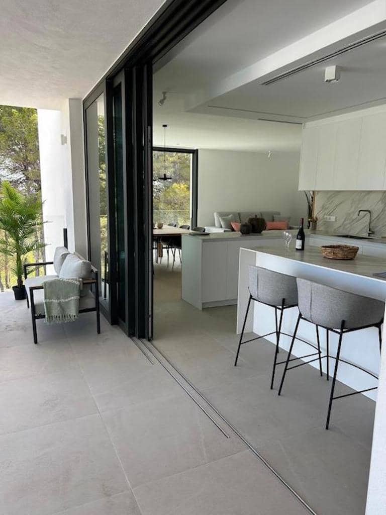 4 bedroom Villa for sale in Moraira with pool - € 1,585,000 (Ref: 8744557)