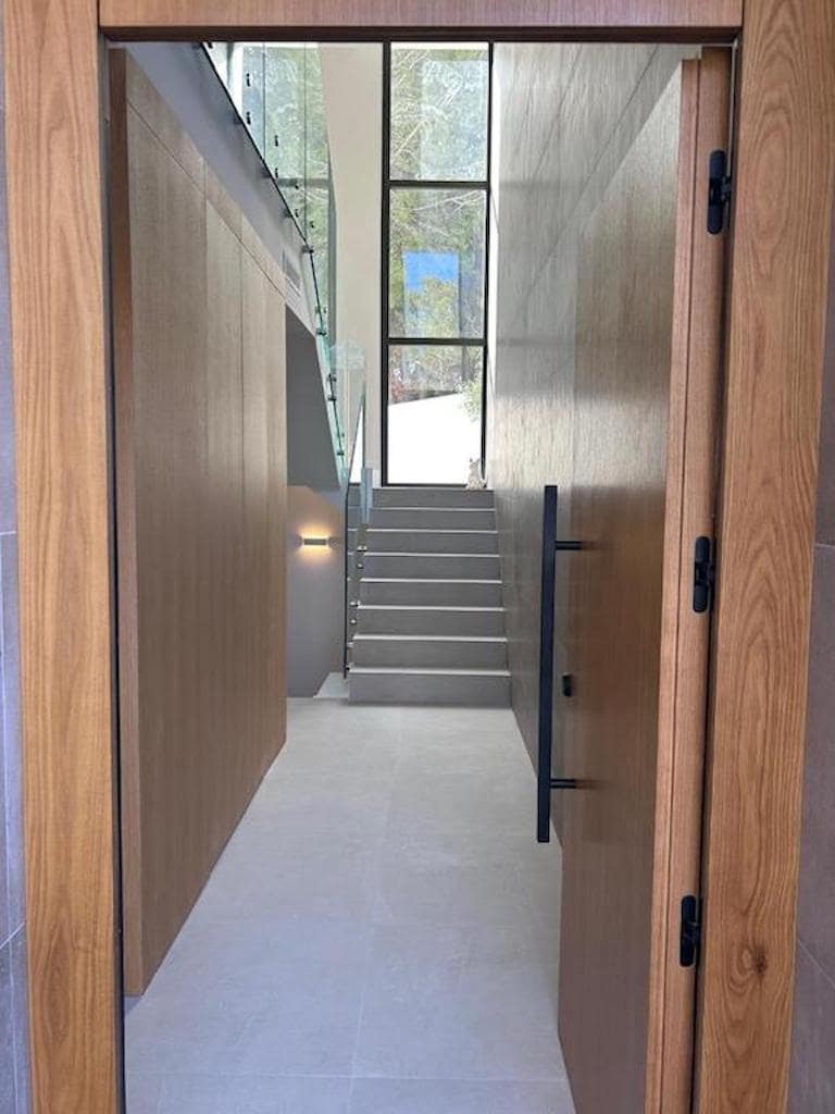 4 bedroom Villa for sale in Moraira with pool - € 1,585,000 (Ref: 8744557)