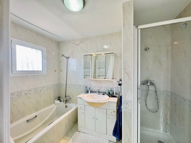 3 slaapkamer Villa te koop in Gata de Gorgos met zwembad garage - € 420.000 (Ref: 9432295)