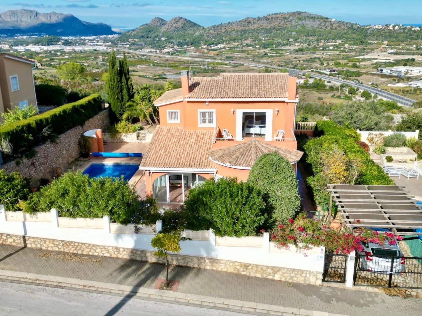 3 Zimmer Villa zu verkaufen in Gata de Gorgos mit Pool Garage - 420.000 € (Ref: 9432295)