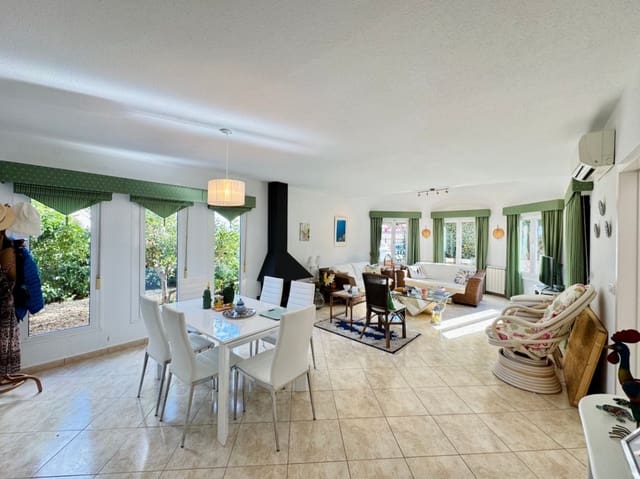 3 slaapkamer Villa te koop in Gata de Gorgos met zwembad garage - € 420.000 (Ref: 9432295)