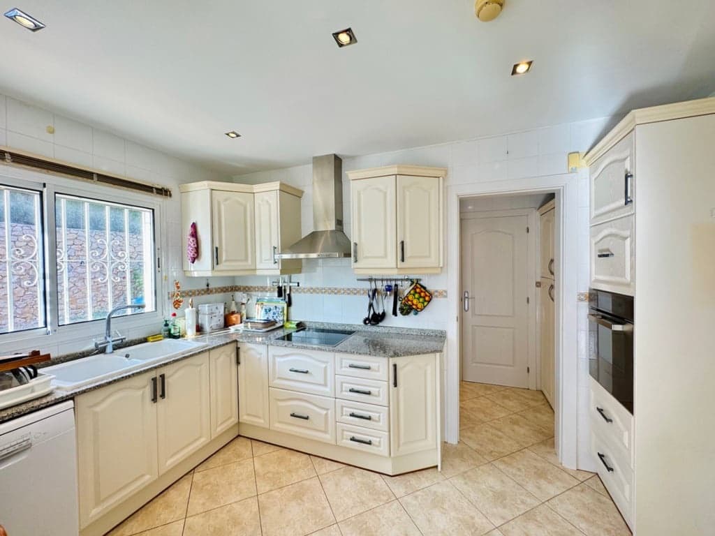 3 soverom Villa til salgs i Gata de Gorgos med svømmebasseng garasje - € 420 000 (Ref: 9511190)