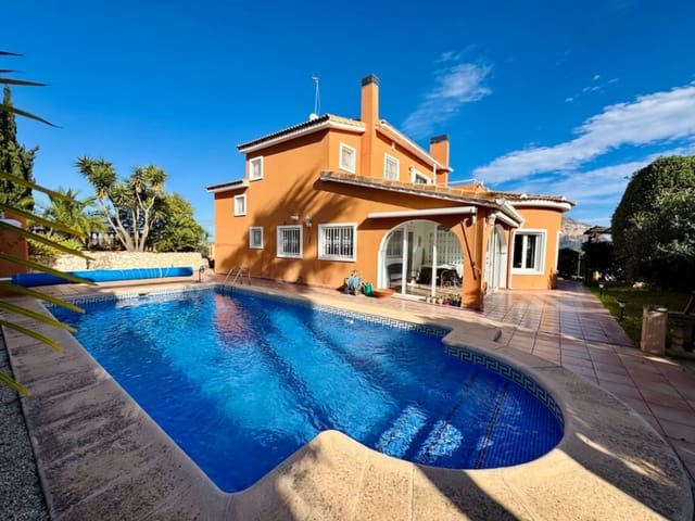 3 soverom Villa til salgs i Gata de Gorgos med svømmebasseng garasje - € 420 000 (Ref: 9511190)