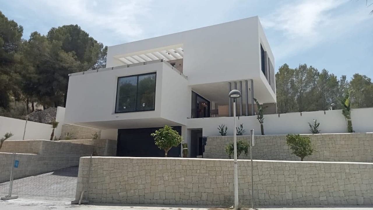 4 bedroom Villa for sale in Teulada with pool garage - € 1,585,000 (Ref: 9533382)