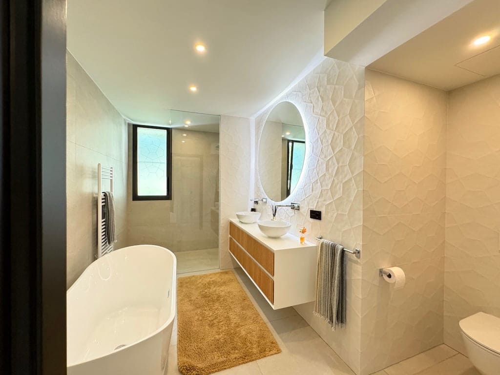 3 soveværelse Villa til salg i Benissa med swimmingpool garage - € 2.600.000 (Ref: 9533385)