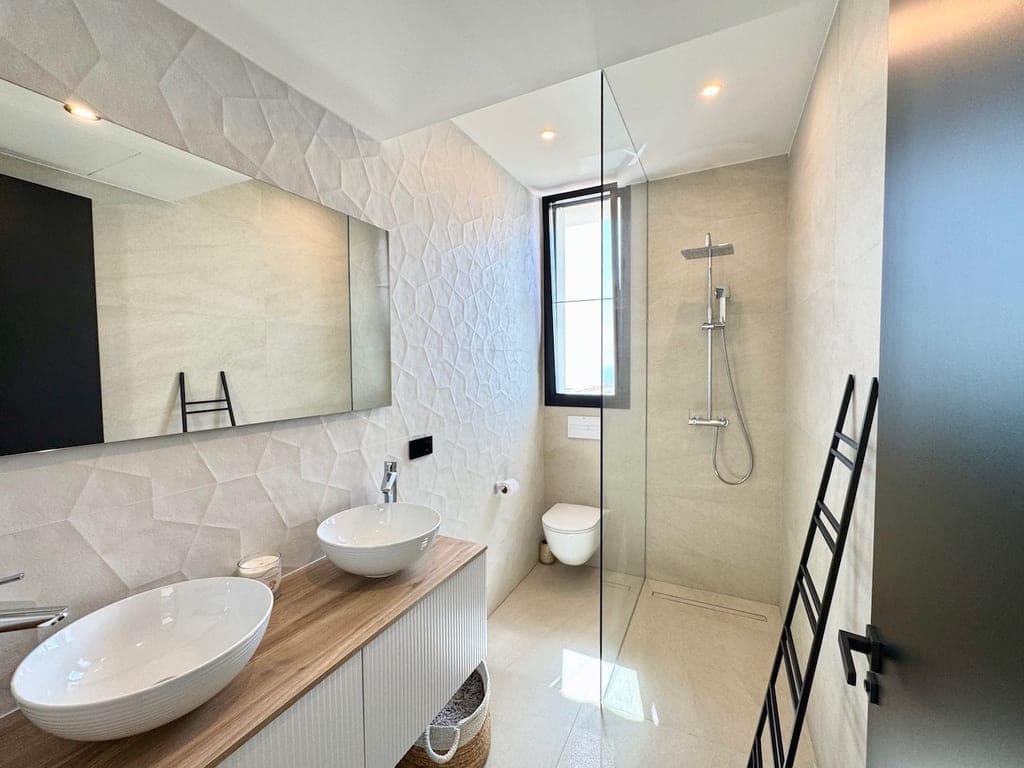 3 soveværelse Villa til salg i Benissa med swimmingpool garage - € 2.600.000 (Ref: 9533385)