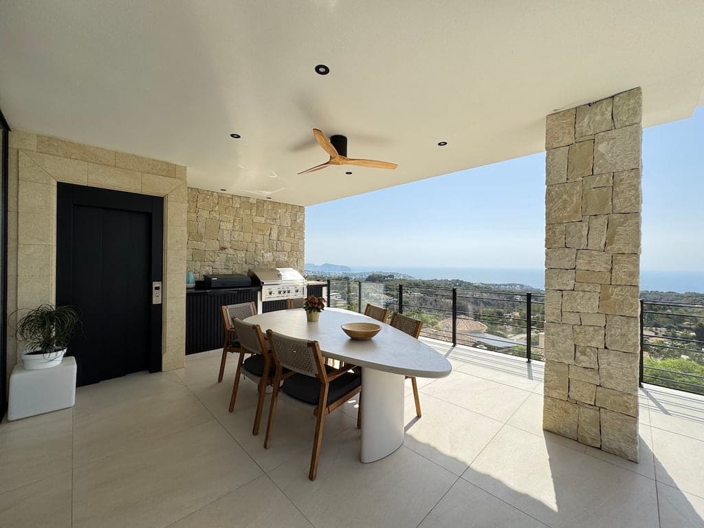 3 soveværelse Villa til salg i Benissa med swimmingpool garage - € 2.600.000 (Ref: 9533385)