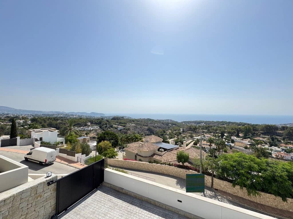 3 soveværelse Villa til salg i Benissa med swimmingpool garage - € 2.600.000 (Ref: 9533385)