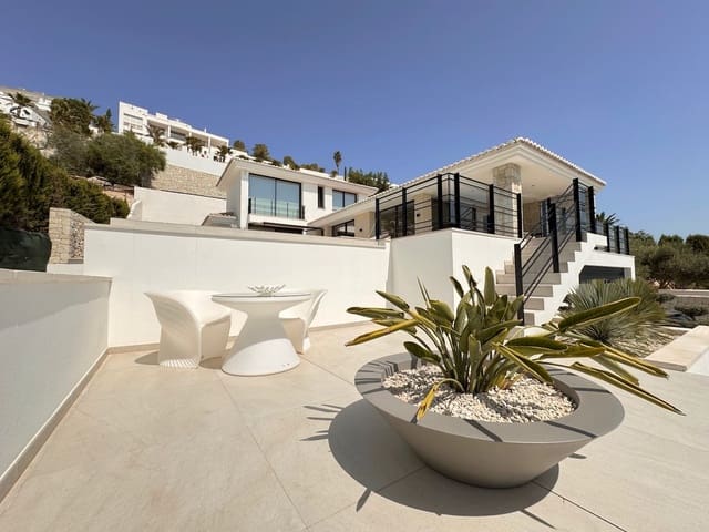 3 soveværelse Villa til salg i Benissa med swimmingpool garage - € 2.600.000 (Ref: 9533385)