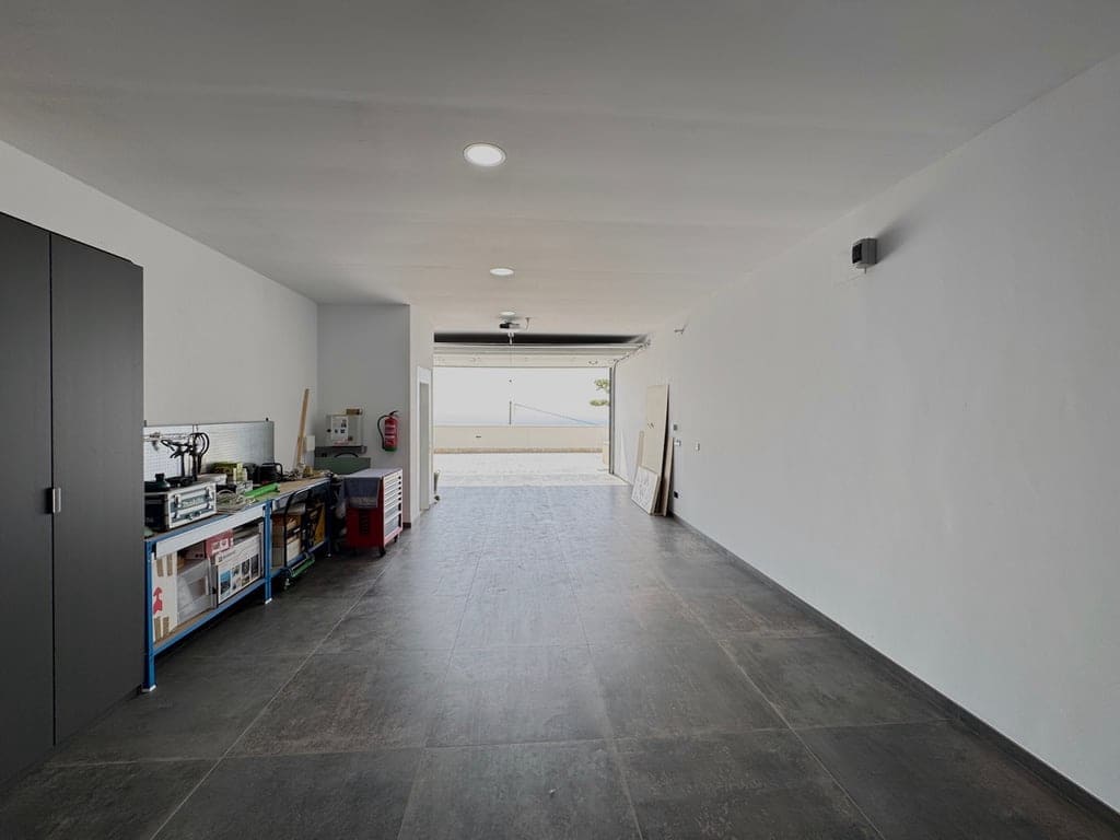 3 bedroom Villa for sale in Benissa with garage - € 2,600,000 (Ref: 9533385)