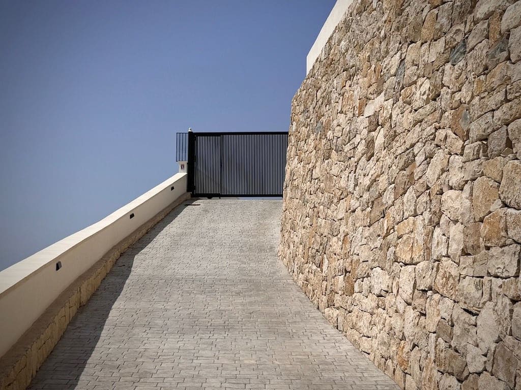 3 bedroom Villa for sale in Benissa with garage - € 2,600,000 (Ref: 9533385)