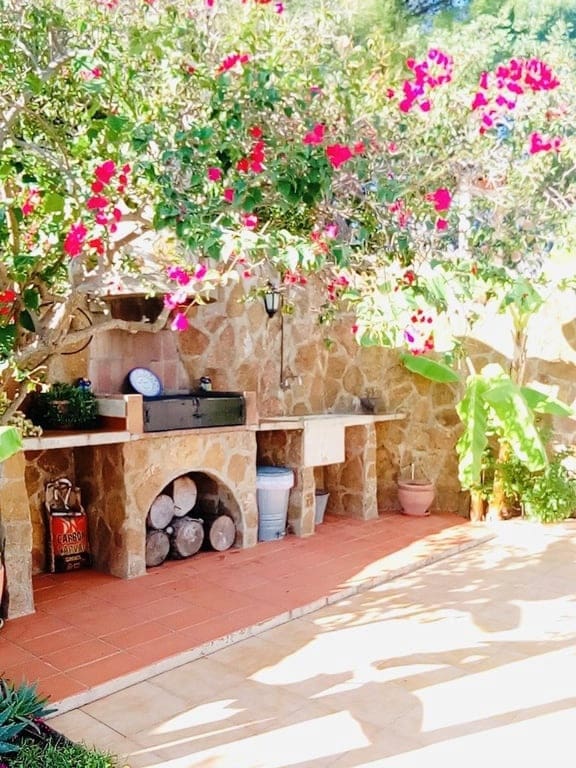 5 bedroom Villa for sale in Villalonga with pool garage - € 535,000 (Ref: 9533388)