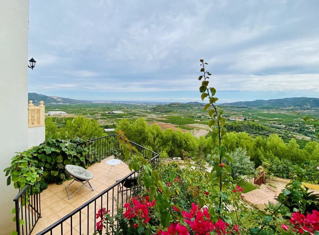 5 bedroom Villa for sale in Villalonga with pool garage - € 535,000 (Ref: 9533388)