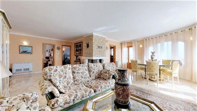 7 makuuhuone Huvila myytävänä paikassa Calpe / Calp mukana uima-altaan 
autotalli - 1 100 000 € (Ref: 9533389)