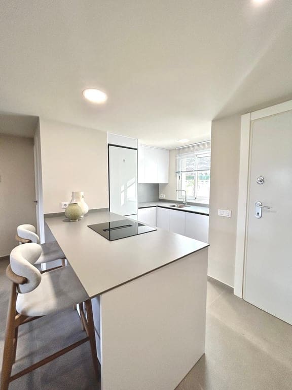 2 soverom Leilighet til salgs i Denia med svømmebasseng garasje - € 381 150 (Ref: 9533399)