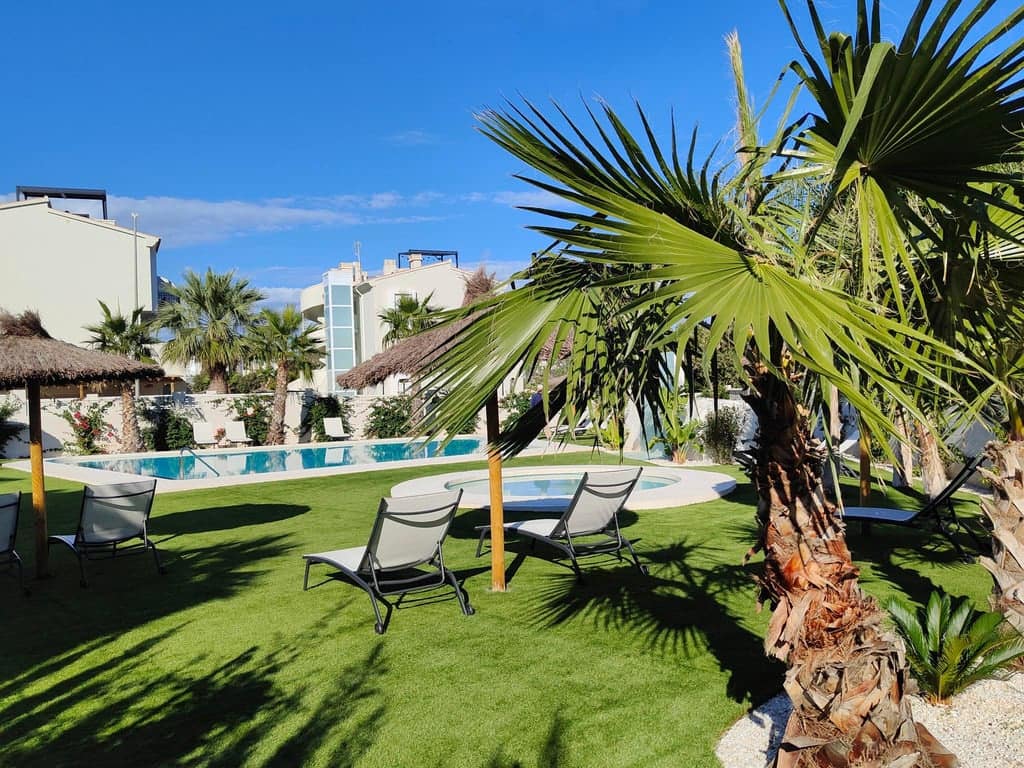 2 soverom Leilighet til salgs i Denia med svømmebasseng garasje - € 381 150 (Ref: 9533399)