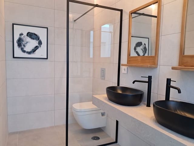 4 sypialnia Willa na sprzedaż w Alfaz del Pi / L'Alfàs del Pi z basenem garażem - 895 000 € (Ref: 9533402)