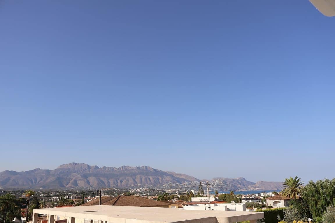 Chalet de 4 habitaciones en Alfaz del Pi / L'Alfàs del Pi en venta con piscina garaje - 895.000 € (Ref: 9533402)