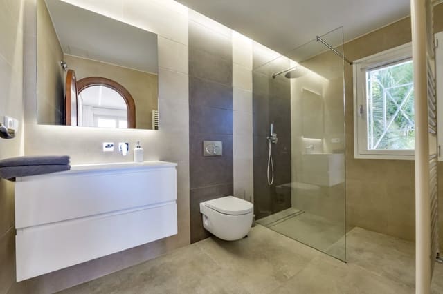 8 quarto Moradia para venda em Altea com piscina garagem - 2 650 000 € (Ref: 9533410)