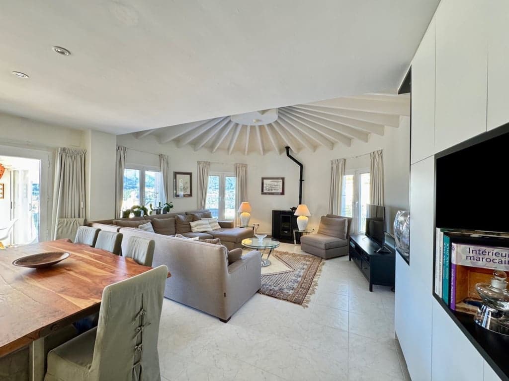 5 bedroom Villa for sale in Murla with pool garage - € 545,000 (Ref: 9533411)