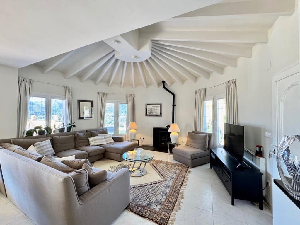 5 bedroom Villa for sale in Murla with pool garage - € 545,000 (Ref: 9533411)